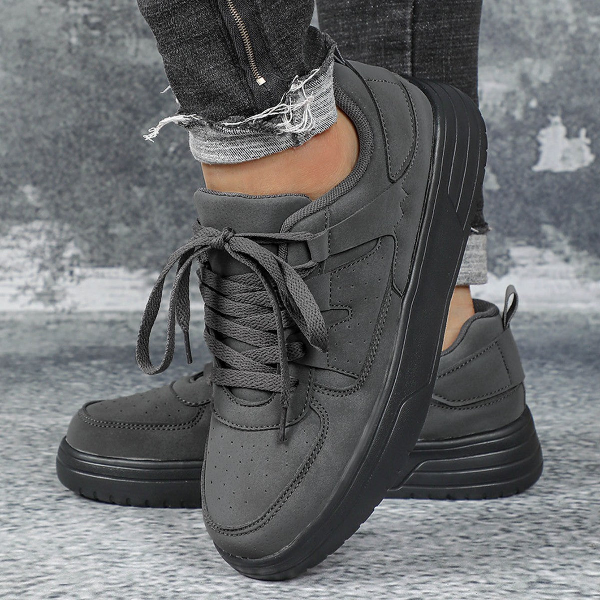 New Thick Bottom Frosted Skateboard Couple Vintage Fashion Outdoor Casual Shoes Maillard Lady Sneaker